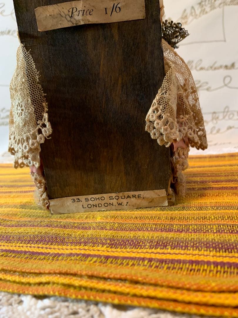 イギリス製　アンティーク　レアなロンドンアンティークショプの看板娘の人形！