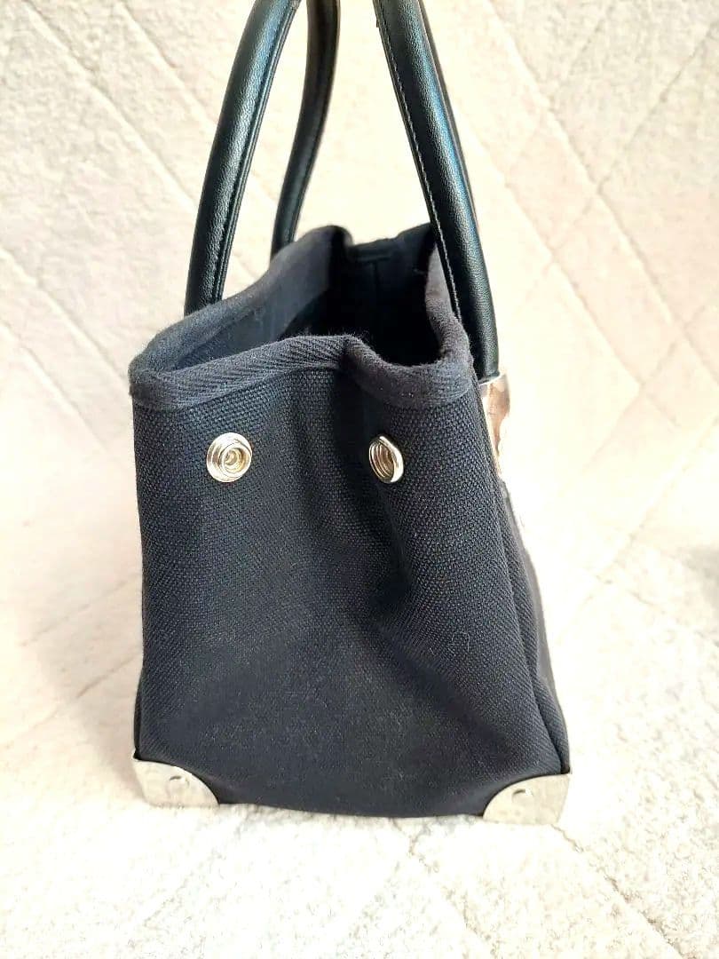 ✨極美品✨Rady ハローキティ 黒 キャンバス ハンドバッグ　即完売品