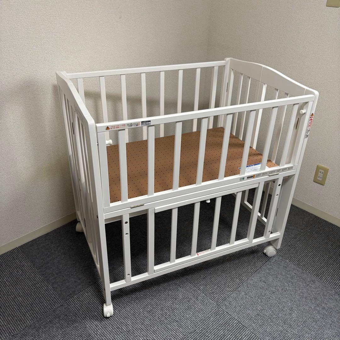 カトージ　ベビーベッド　折りたたみ　品番02006