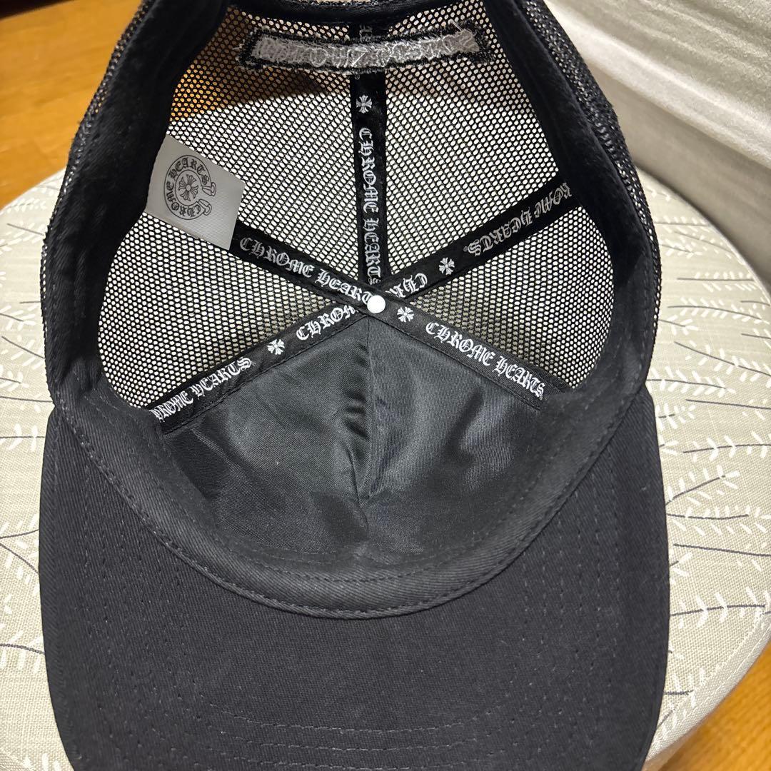 CHROME HEARTS ブラック トラッカーキャップ