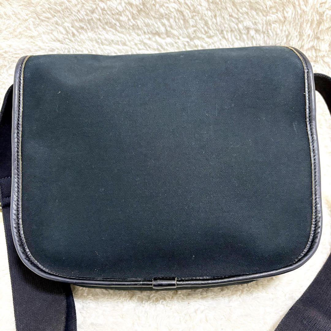 ブレディ　ショルダーバッグ　斜め掛け　キャンバス　レザー　牛革　イギリス製