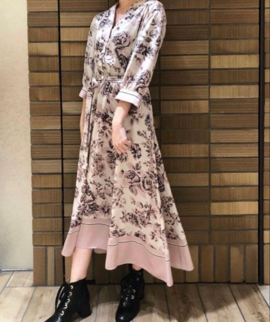 ラインフラワープリントワンピース グレースコンチネンタル ピンク