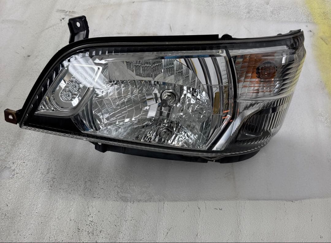 日野ダイナー左ヘットライト