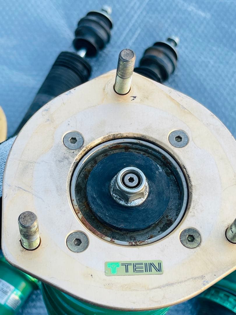 トヨタ アイシス（70系）・ノア/ヴォクシー（ZRR70）用 TEIN 車高調