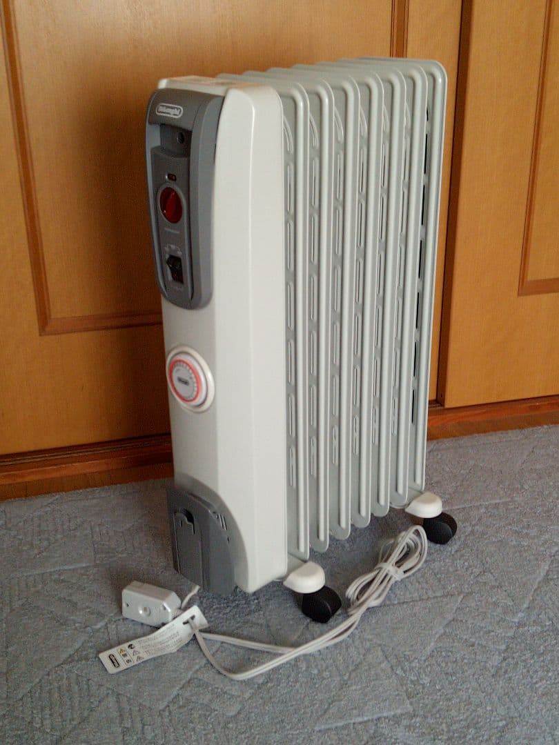 オイルヒーター DeLonghi H770812EFSN