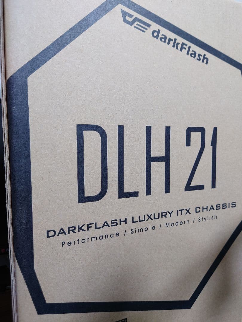 darkFlash DLH 21 ITXケース