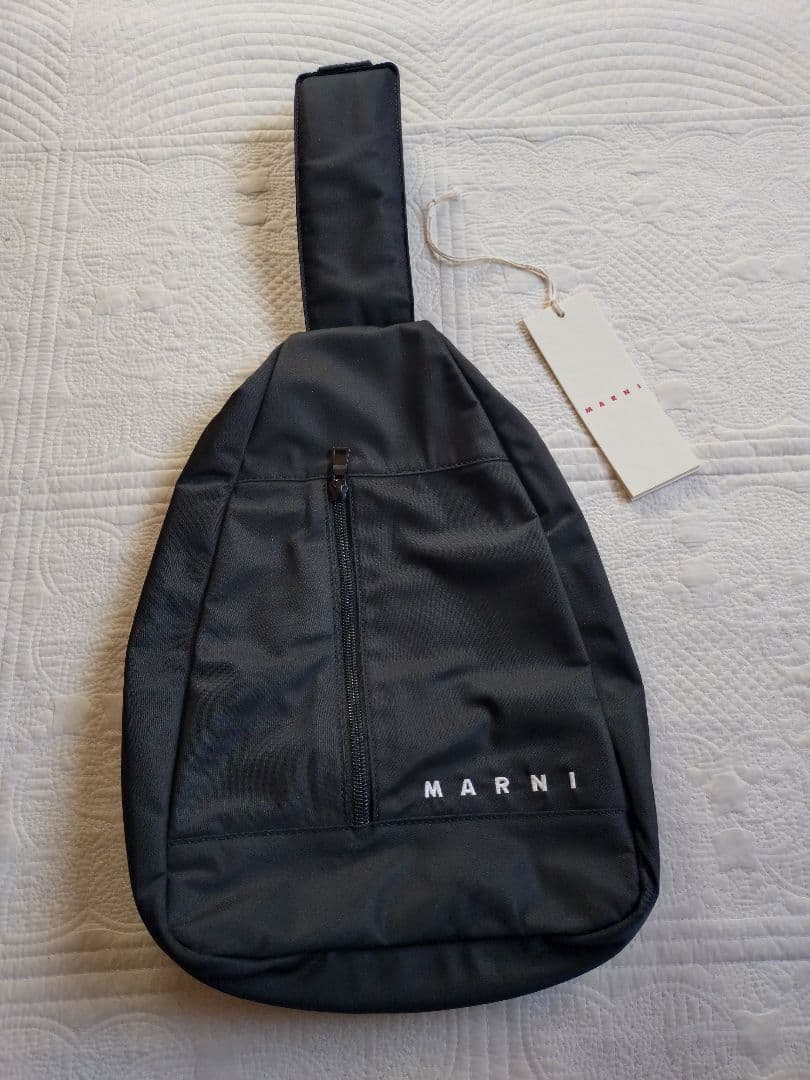 マルニ　キッズライン　バッグ　黒　ブラック　ボディバッグ　ショルダーバッグ
