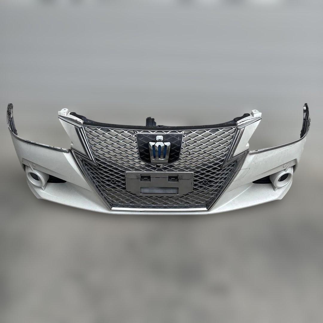 クラウンバンパー。