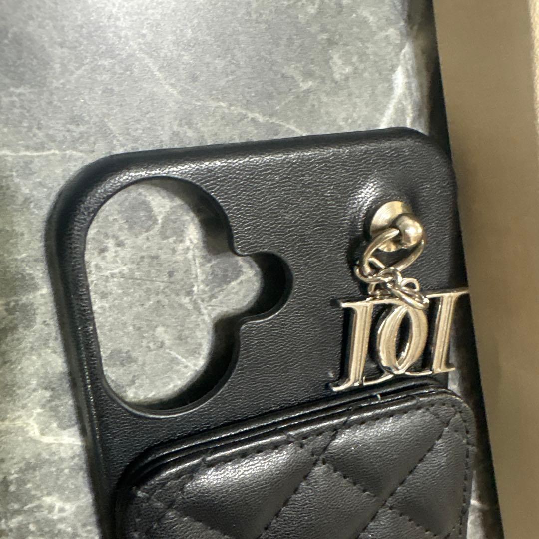 ダーリッチ キルティングミラーDDチャームiPhoneケース 16 Darich