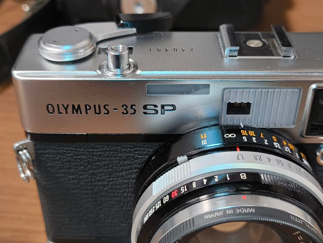 Olympus 35 SP 専用ケース、市販ストラップ、電池スペーサー付き