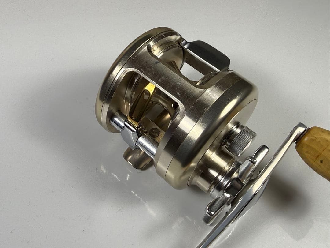 ダイワ ミリオネア CV-Z 203 美品 左巻き　レフト