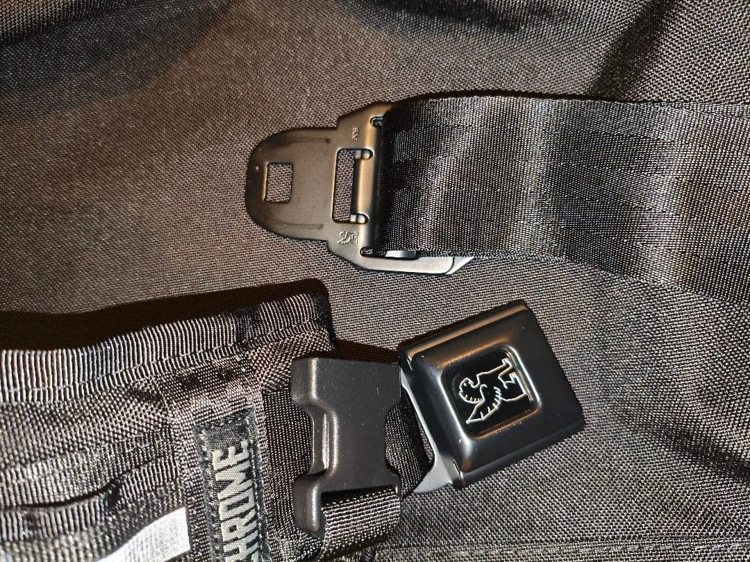 Chrome ブラック メッセンジャーバッグ　ショルダーバック　美品 26L