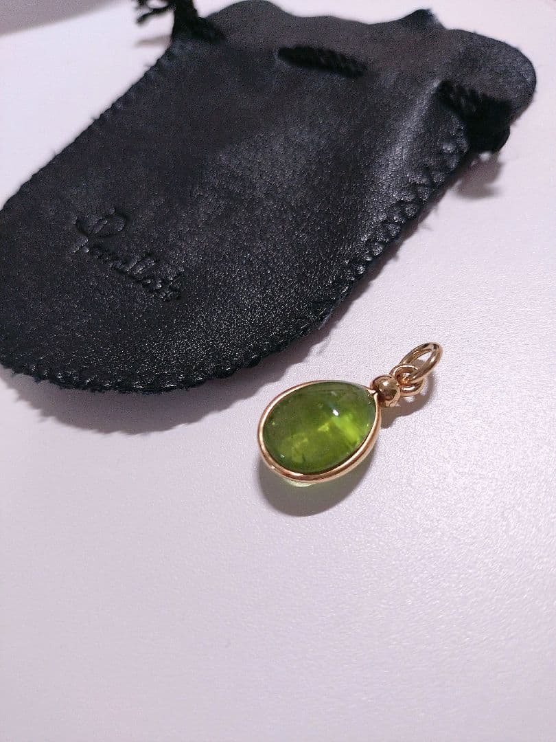 pomellato ペリドット　チャーム　ペンダントトップ　雫