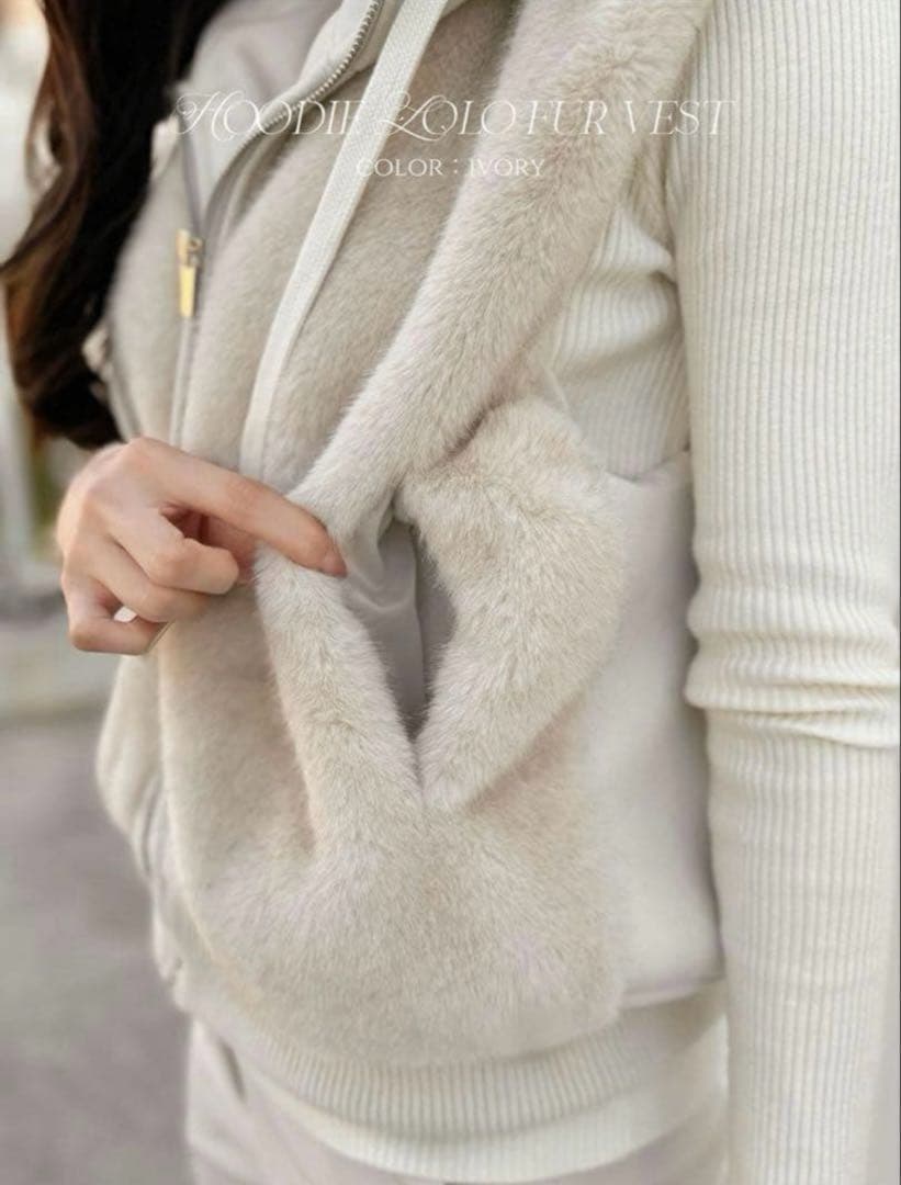 QUNG フーディーLoroファーベスト