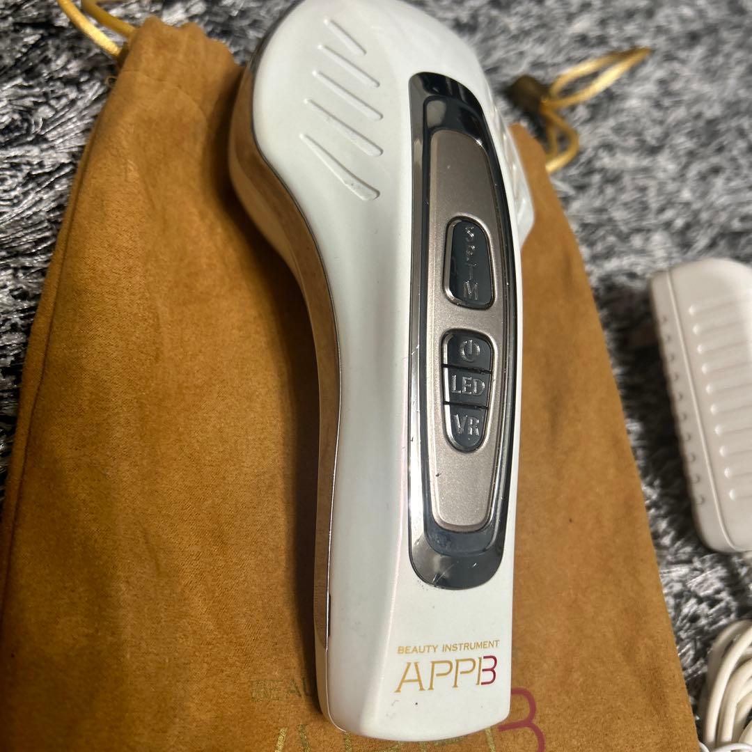 セプテムアップ美顔器定価135,300円詳しい。使い方写真8枚目に！