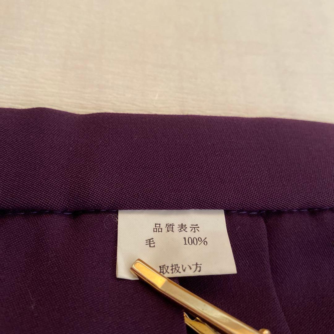 卒業式　着物と袴セット　赤の蝶柄小紋　紫色の袴　半幅帯　伊達襟