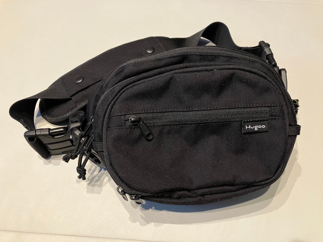 Hugoo 黒 ショルダーバッグ　ヒップシート