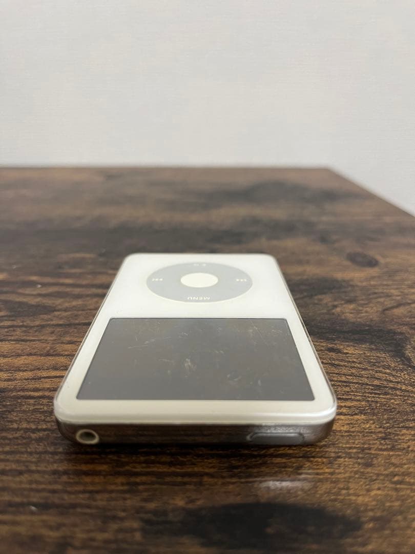 iPod classic 第5世代 30GB ホワイト MA002J