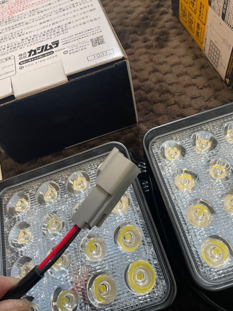 新品未使用　コマツ用カプラー付き　カシムラ 作業灯 白色LED 48W 2個