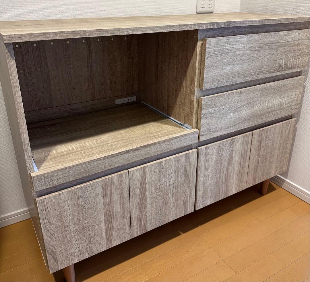 2年使用の美品　木製食器棚 引き出し付き