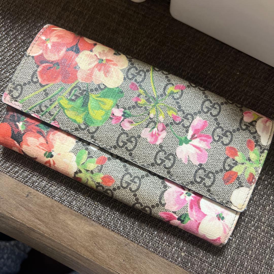 GUCCI GGブルームス　長財布