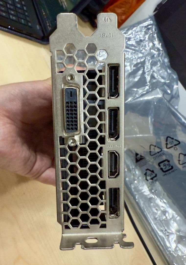 Palit GeForce GTX1070 Ti 8GB グラフィックボード