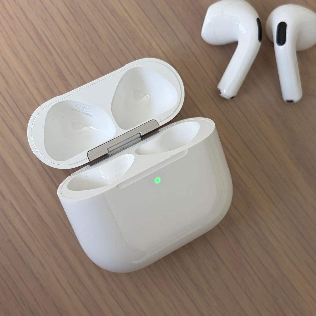美品　AirPods 4 ANC アクティブノイズキャンセリング