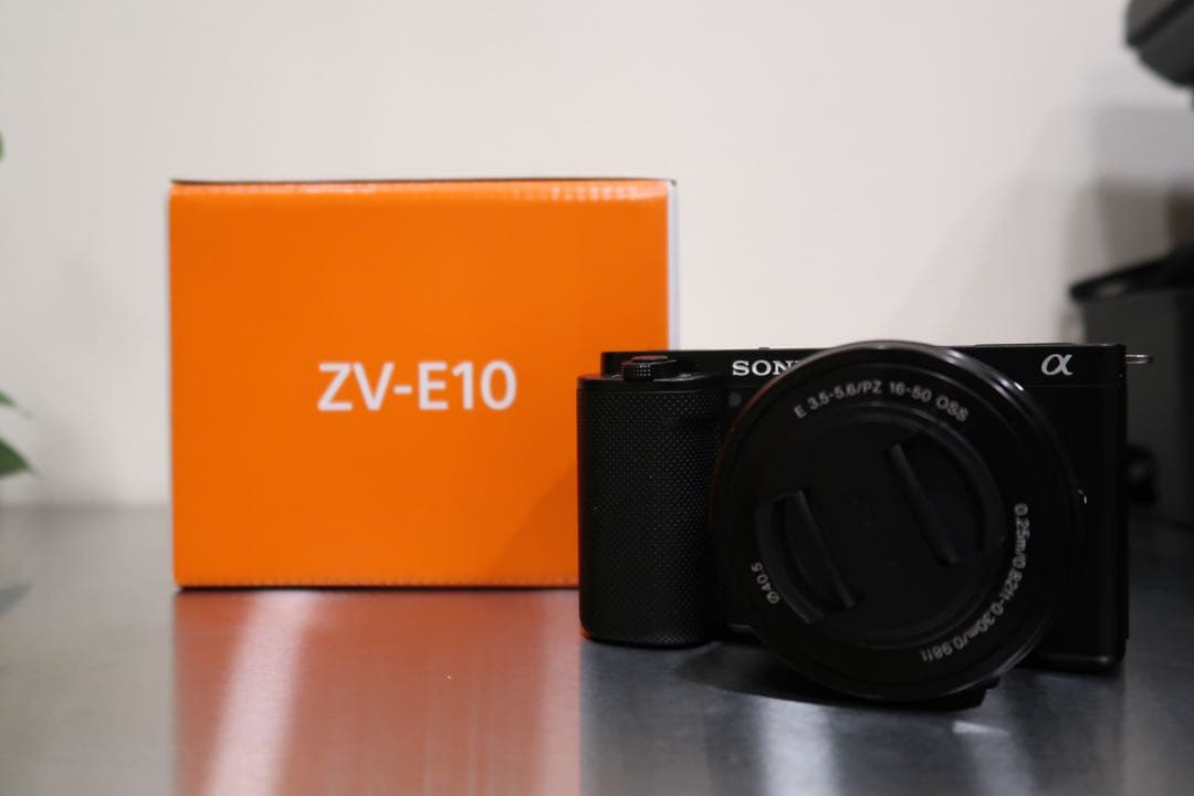 【美品】SONY ZV-E10 ミラーレス一眼　パワーズームレンズキット