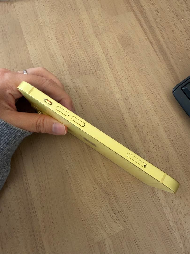 iPhone14 256GB イエロー