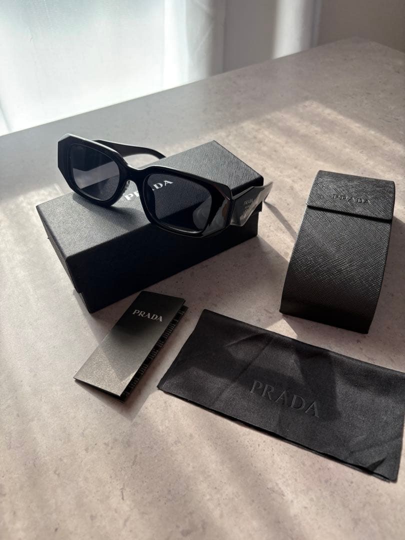 プラダ　PRADA サングラス　メンズ　レディース　値下げ中