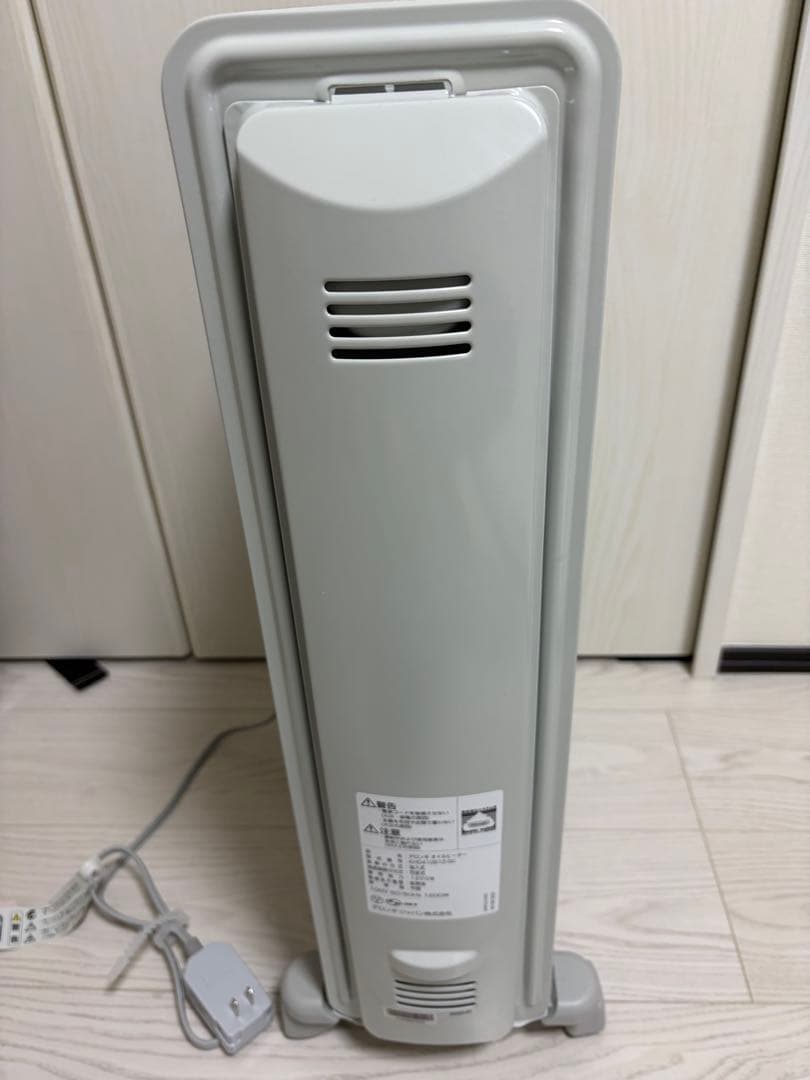 『美品』De'Longhi (デロンギ) オイルヒーターKHD410812-GC