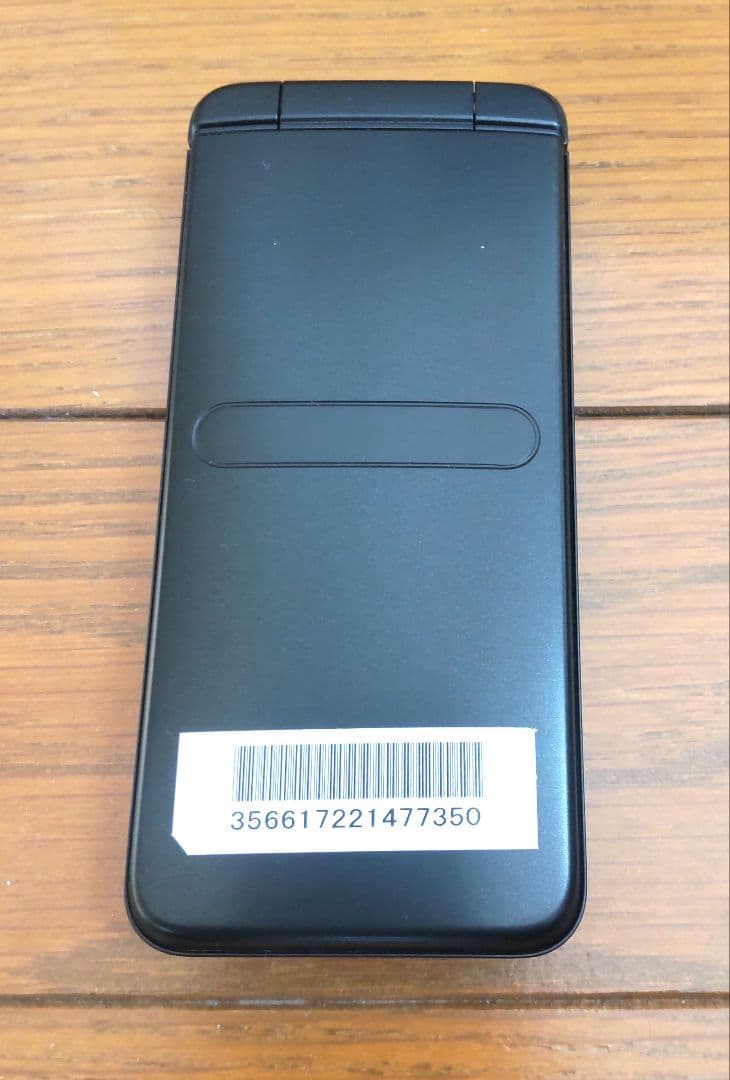 美品　GRATINA KYF42 ブラック　携帯電話