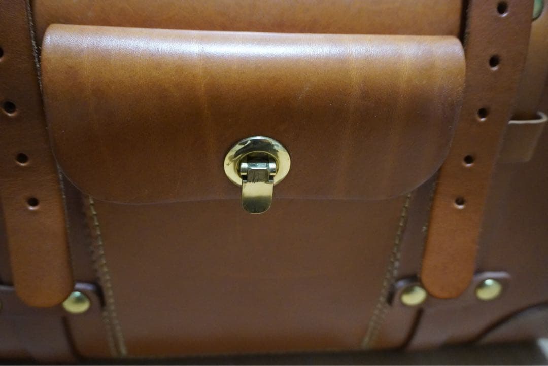 大人の魅力‼️HERZ限定モデル 「グラッドストン・バッグ」