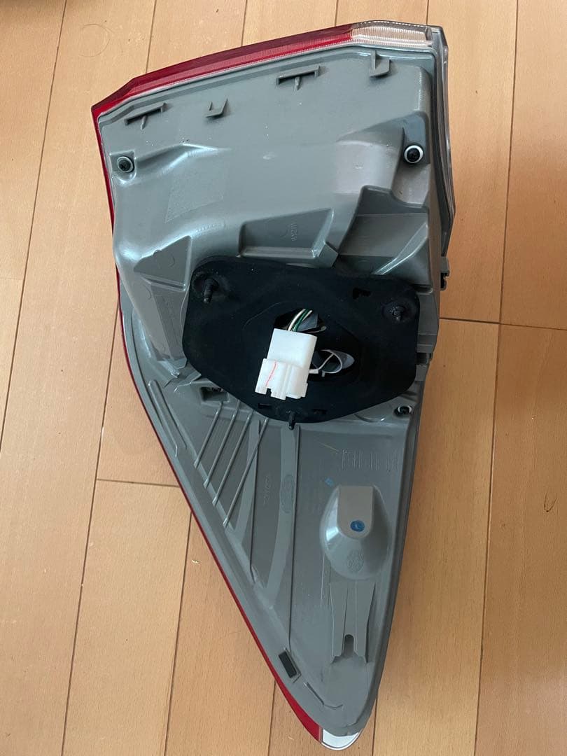 200系 クラウン アスリート後期 テールランプ