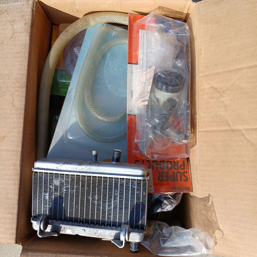 スーパーチャージャーとエンジンパーツセット