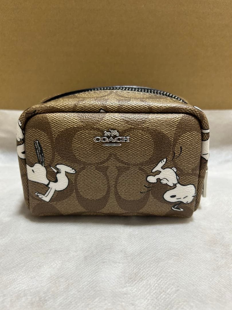 COACH スヌーピー柄 ミニポーチ　新品未使用