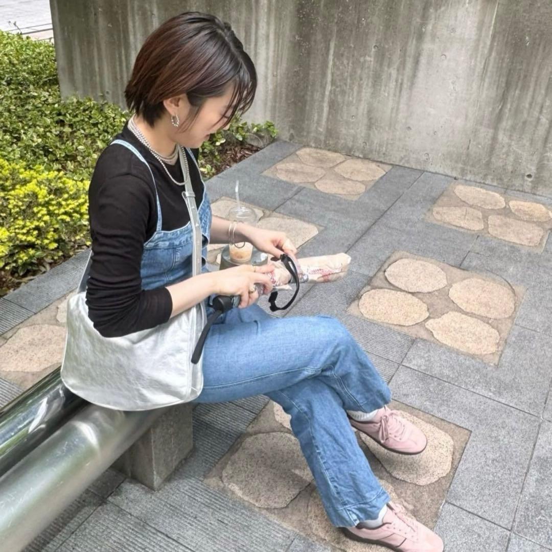 未使用級✨　イアパピヨネ　スワローマチショルダーバック　シルバー　レザー