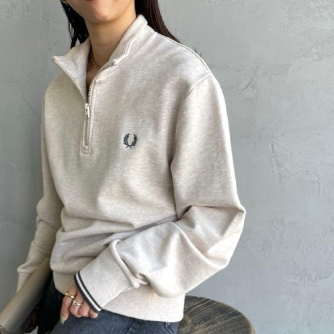 フレッドペリー ハーフジップスウェットトレーナー M3574 ベージュ Sサイズ