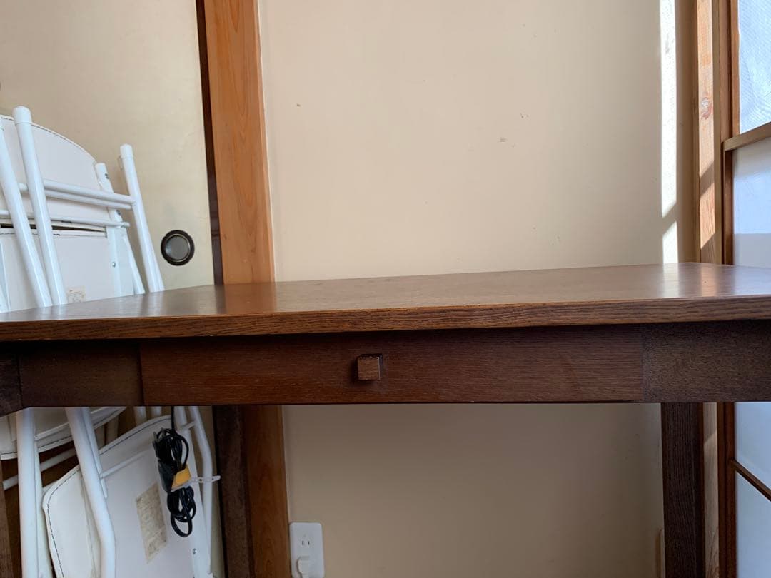 カリモクデスク　引き出し、コンセント付き