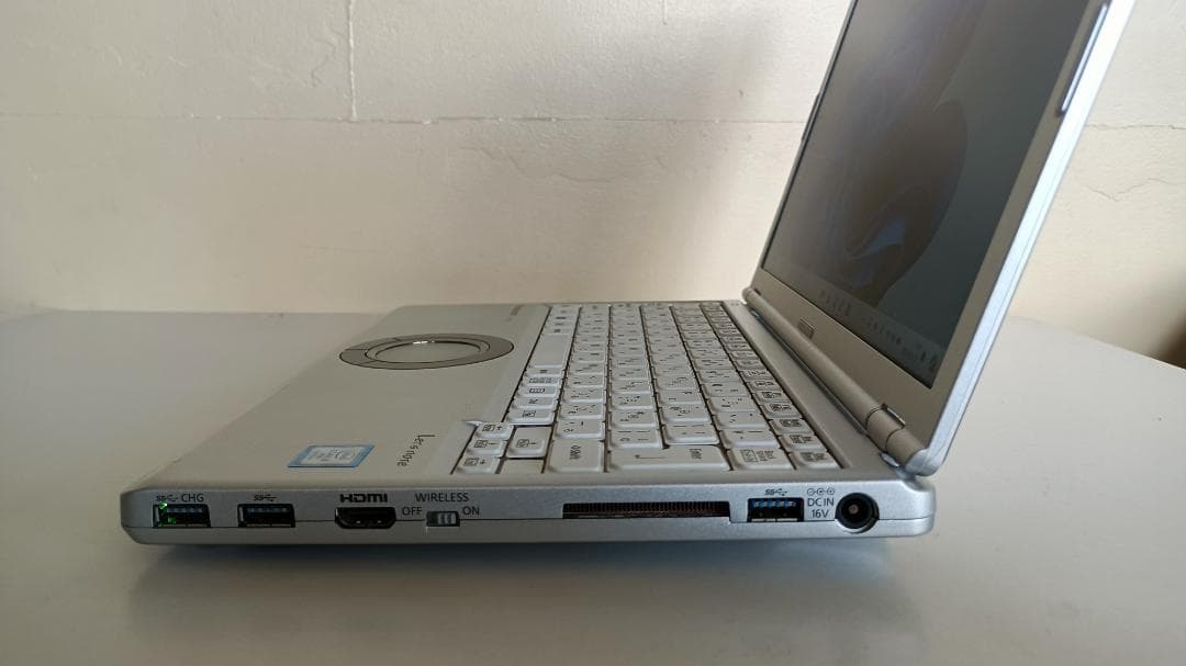 ノートパソコンpanasonic第七世代Core i5 SSD256Gメモリ8G