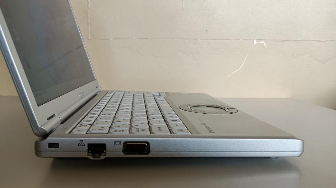 ノートパソコンpanasonic第七世代Core i5 SSD256Gメモリ8G