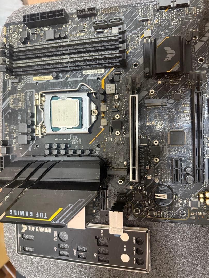 中古　TUF GAMING B560M-E +CPU i7 10700セット