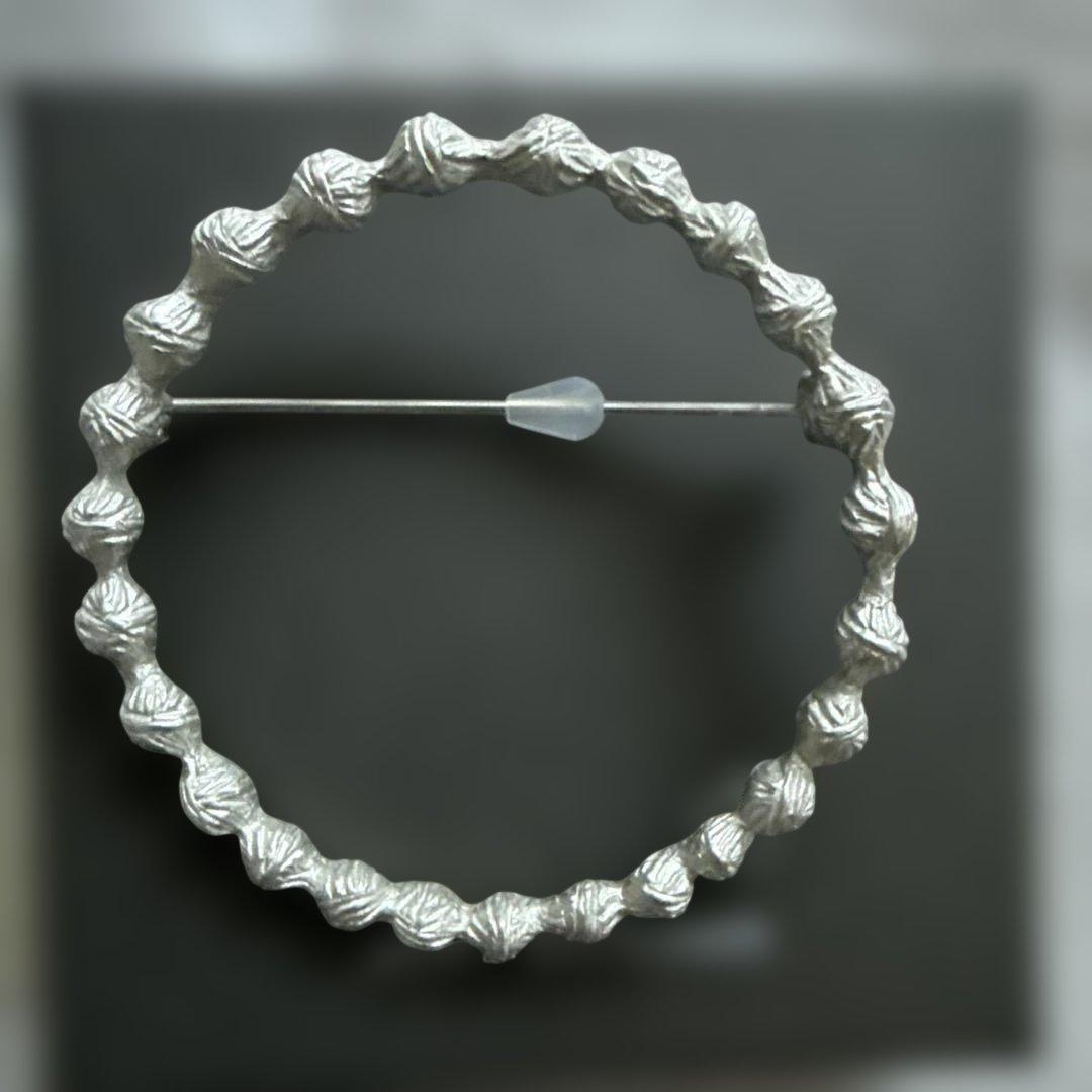 ミナペルホネン　タンバリン　ブローチ