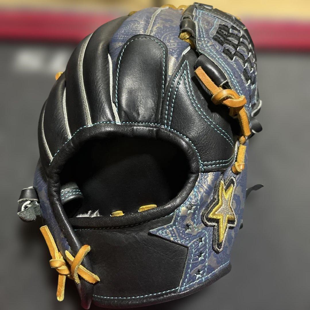 硬式野球グローブ ローンスター硬式グローブ黒と青のデザイン