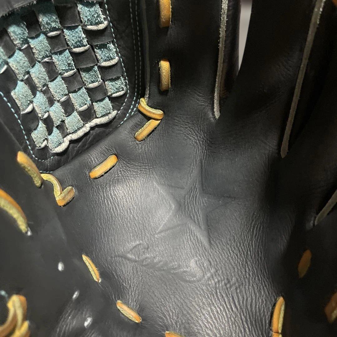 硬式野球グローブ ローンスター硬式グローブ黒と青のデザイン