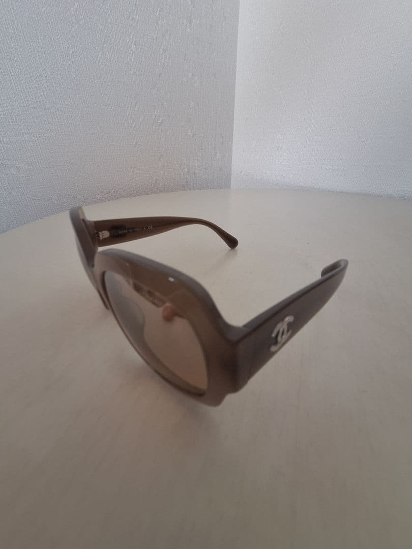 Chanel ブラウンラウンドサングラス