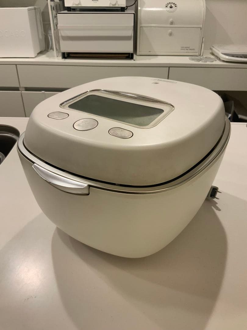 パパ　タイガー圧力IH炊飯ジャー　JPL-A100 ホワイトご褒美炊き