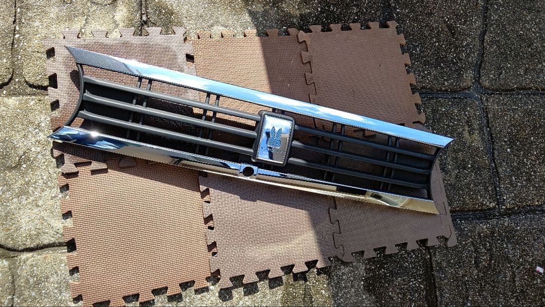 ３３ラパン　フロントグリル