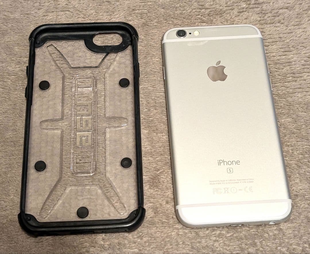 Apple iPhone 6s 64GB UAGケース付き 美品です。