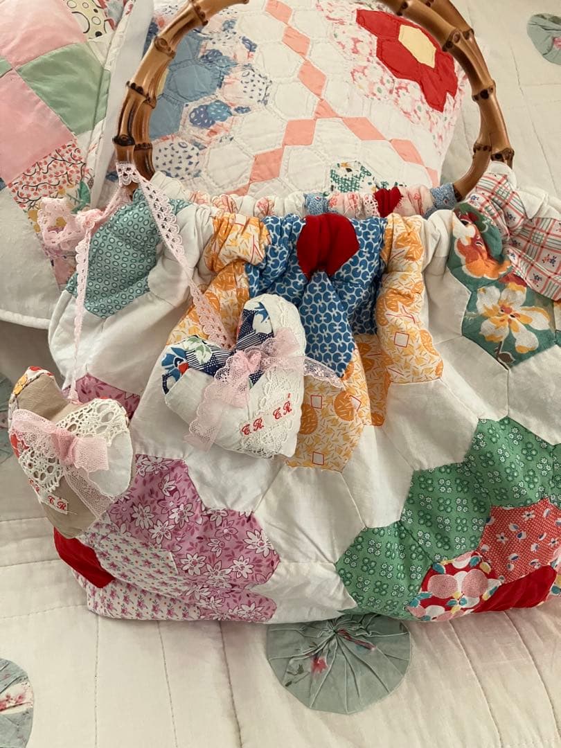 ヴィンテージキルトトップ　グラニーバッグ　アンティークキルト　フラワーガーデン